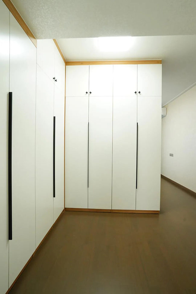 現(xiàn)代簡約三室兩廳，裹著裊裊茶香，演繹優(yōu)雅的生活格調(diào)